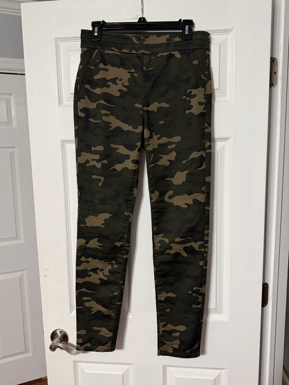 New York & Company SoHo Women's Camo Skinny High-Waist Pull-on Leggings